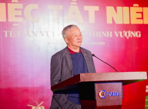 Lễ tổng kết và tiệc tất niên